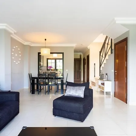 La Casita Gris *
