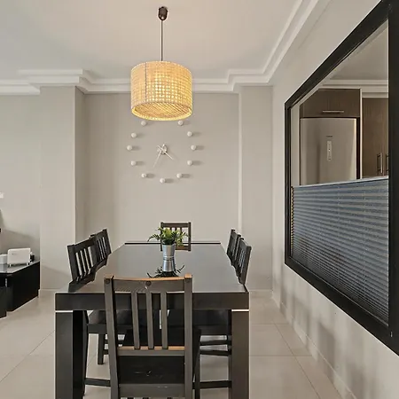La Casita Gris *
