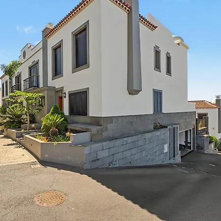 La Casita Gris *